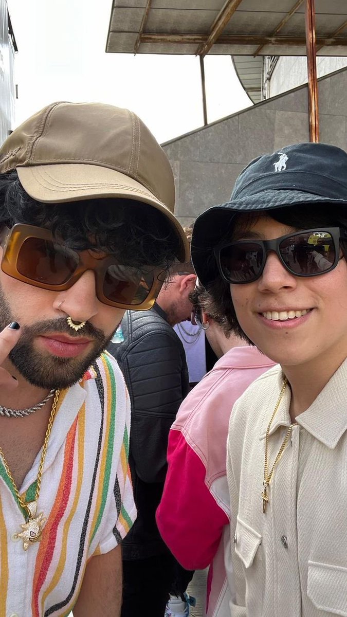 threadquackity's tweet photo. ⋆ ˚｡⋆୨୧˚ meetup de quackity y bad bunny (100% real) https://t.co/Voi4kyHWXT