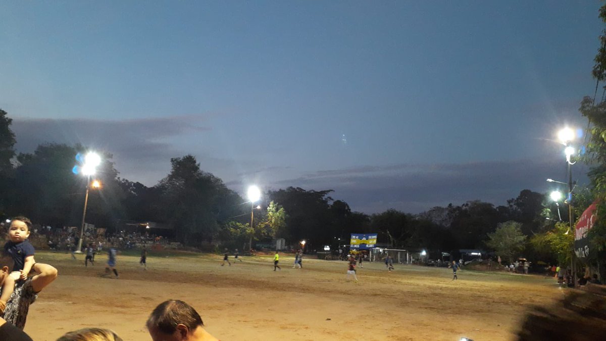 victorbogadopy's tweet photo. Hoy inauguramos la lumínica de la cancha de fútbol del Barrio Chiquito. Un placer aportar mi granito de arena a favor de comunidad deportiva de la jurisdicción y reencontrarme con mis amigos de los equipos de San José y Tragolta! #VictorBogadoDiputado Lista 2 Opción 7 🚩 https://t.co/nSUr98cgtK
