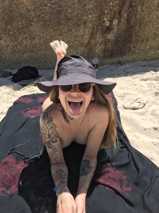 👅👅 https://t.co/RJtSrOfcQY<a href="/tag/porn"class="tags"><span>#porn</span></a><a href="/tag/feet"class="tags"><span>#feet</span></a><a href="/tag/viral"class="tags"><span>#viral</span></a>