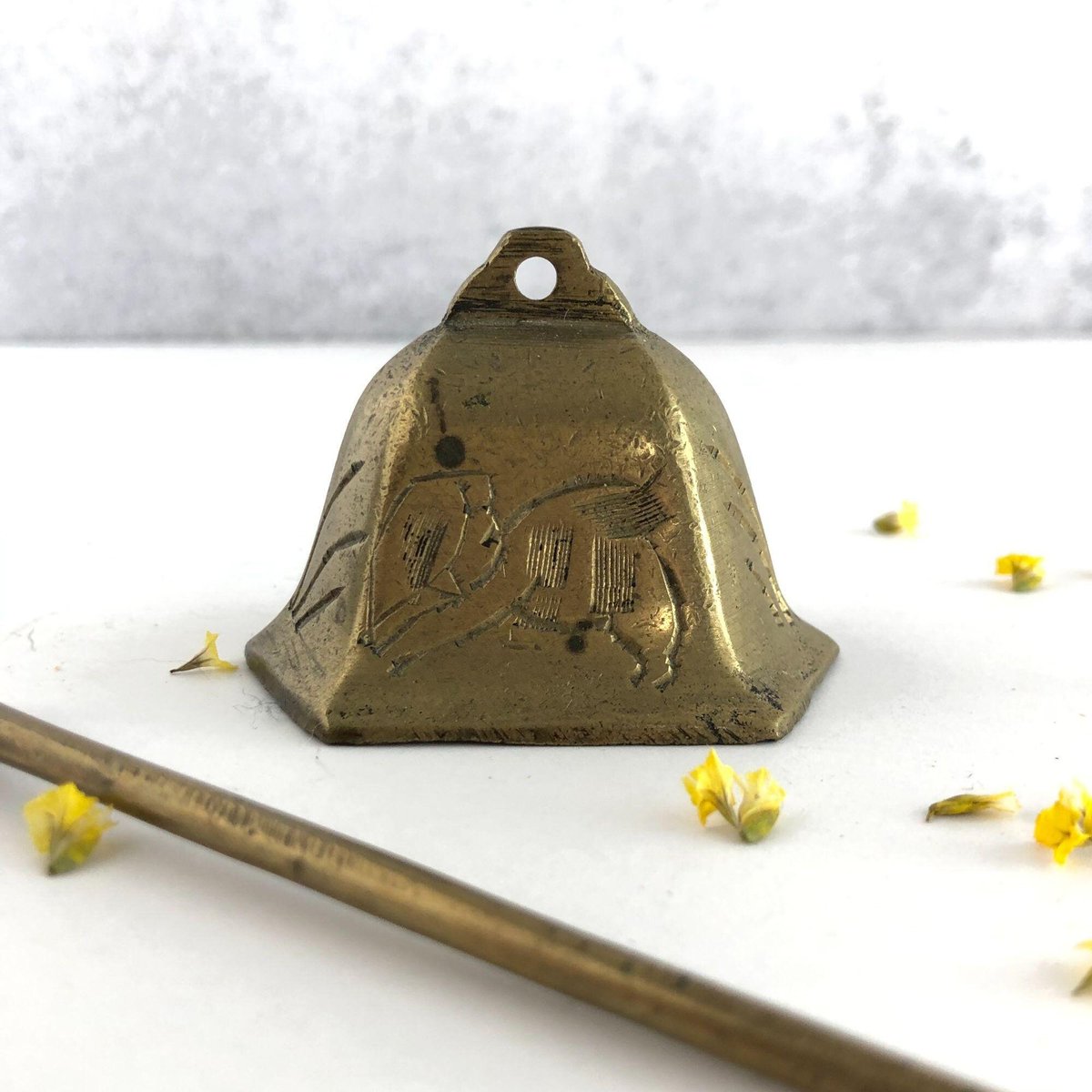 Vintage Brass Gong Parts, Gong Mallet and Gong Bell, Parts for Gong, Gong Hammer with Hanging Hook #etsy #gotvintage
➤ etsy.me/3g8OaEu