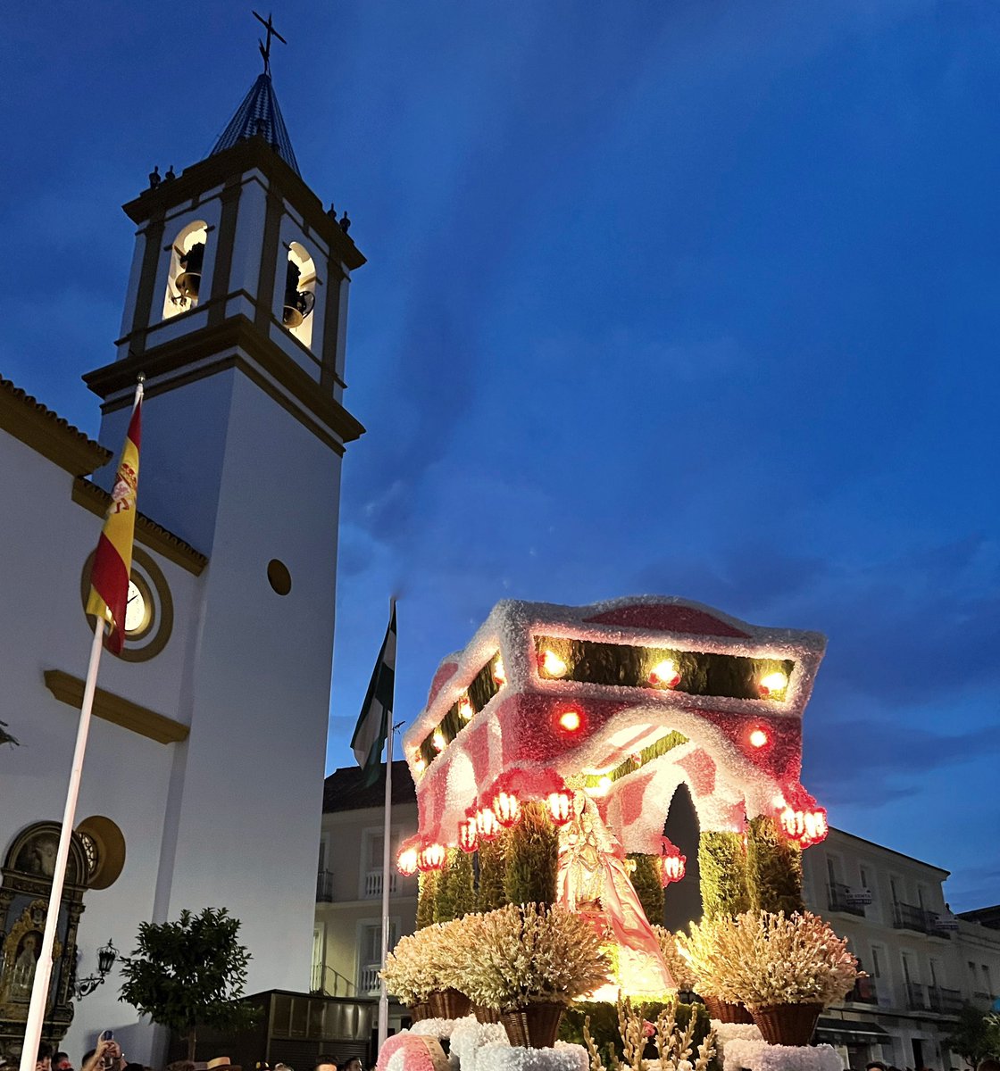 manuellombo's tweet photo. Hoy a mi ciudad me gusta llamarla pueblo. ¡Feliz tercer Domingo de Octubre! ¡Viva la Virgen de Valme! https://t.co/deU0eRJHV1