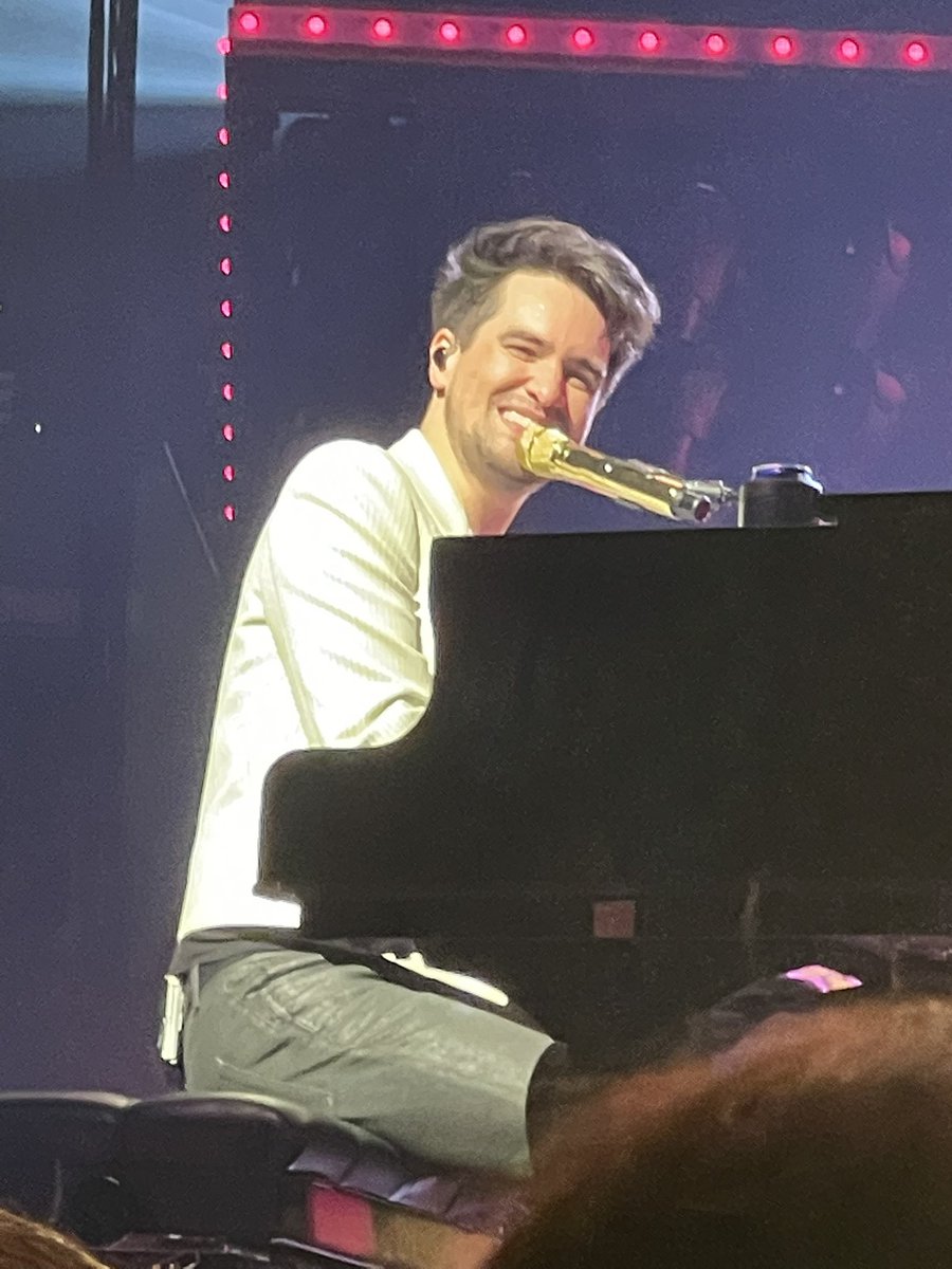 FilbertHazell's tweet image. Thank you @PanicAtTheDisco for another incredible show. Forever in my house of memories ❤️