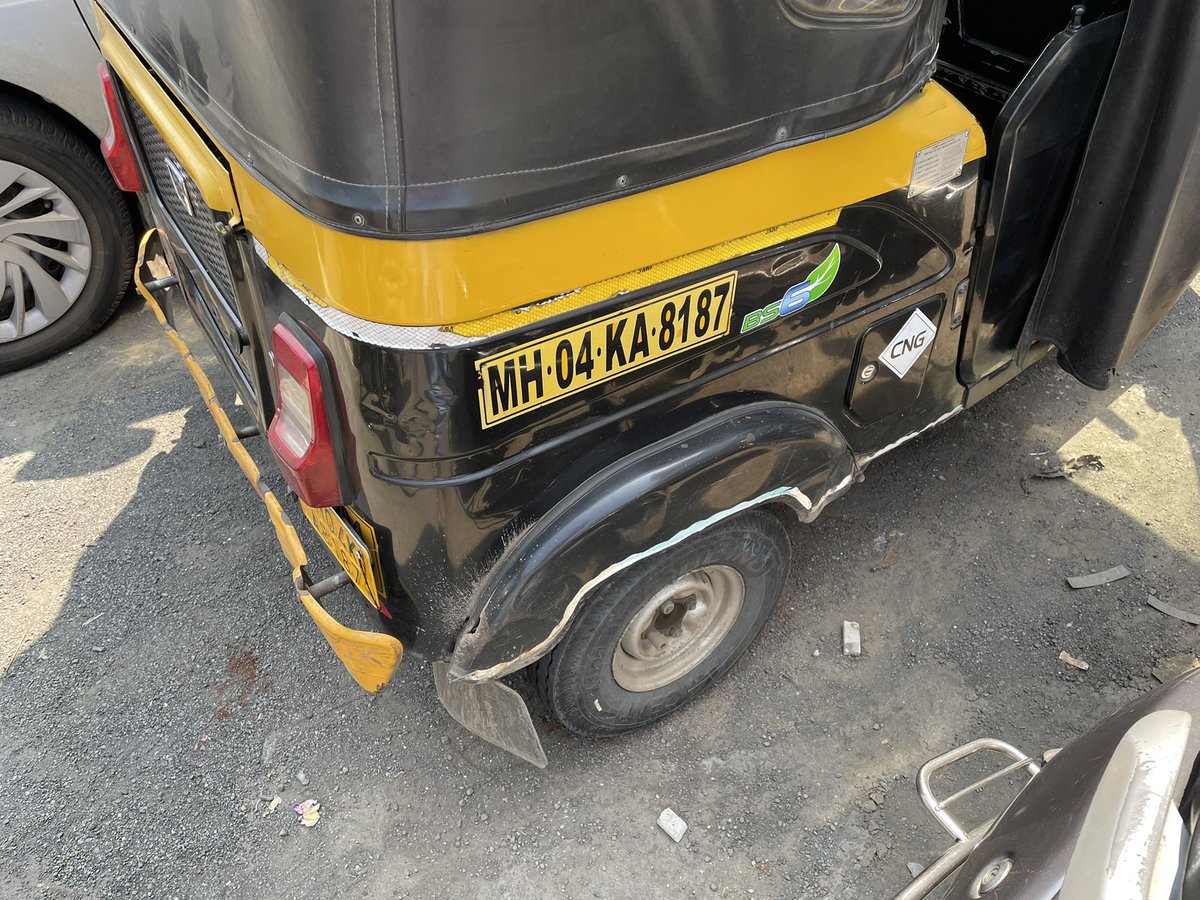 BRK_1909's tweet photo. @MTPHereToHelp This ricksaw damaged my car . Please issue a fine against him and please share challan number https://t.co/up16hnq7bK