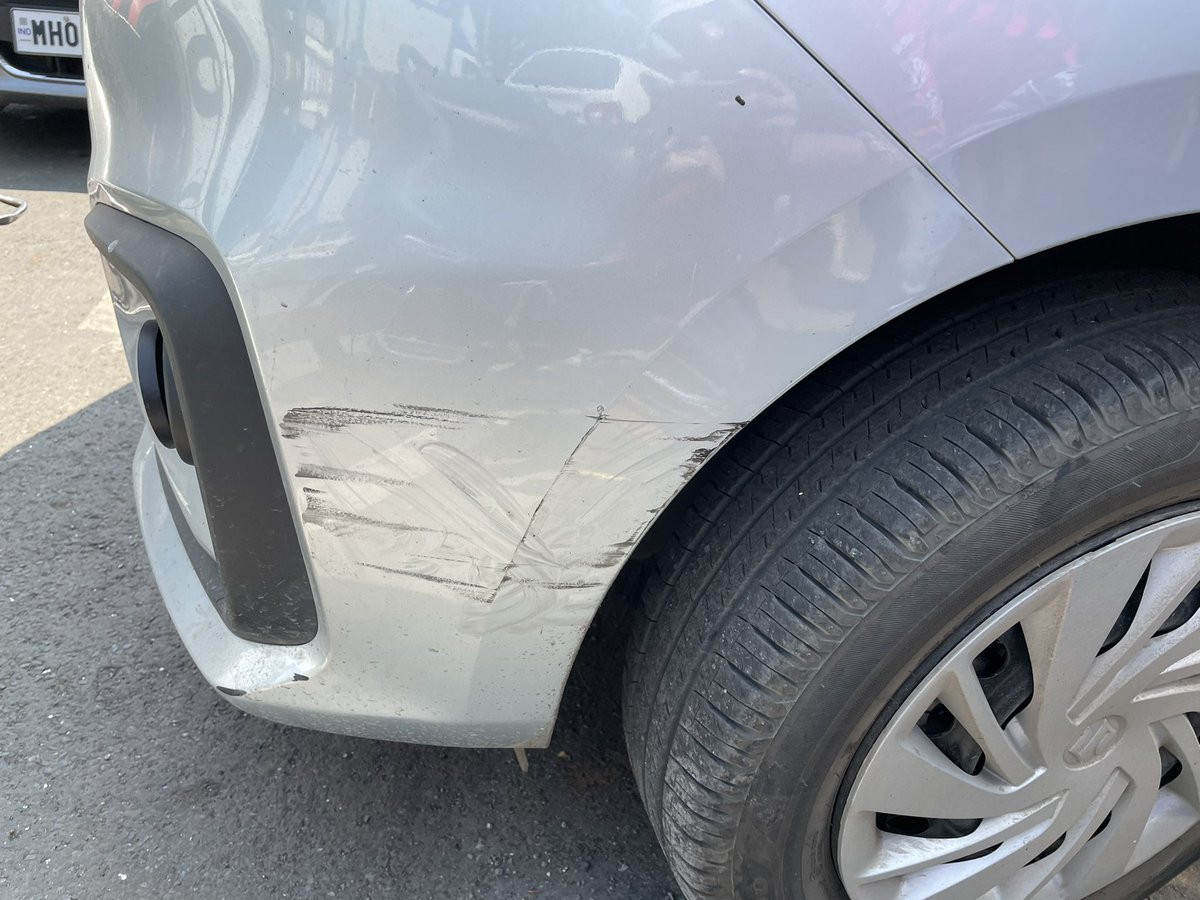 BRK_1909's tweet photo. @MTPHereToHelp This ricksaw damaged my car . Please issue a fine against him and please share challan number https://t.co/up16hnq7bK