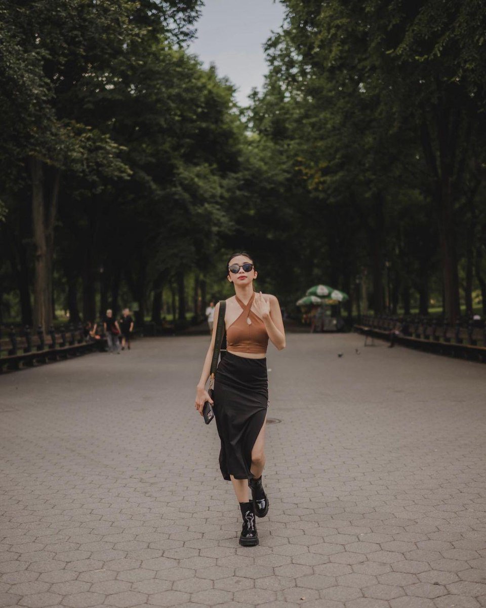 cebudailynews's tweet photo. AMAKABOGERA IN CENTRAL PARK, NY ❤️‍🔥

LOOK: Actress Maymay Entrata is on fire in recent photos that she shared on Instagram as she strolls the streets of the famous Central Park in New York City.

super KABOG! 🔥📷: Maymay Entrata/IG via Vhenna Marie Mantilla #CDNDigital https://t.co/PmAcjPlb5k