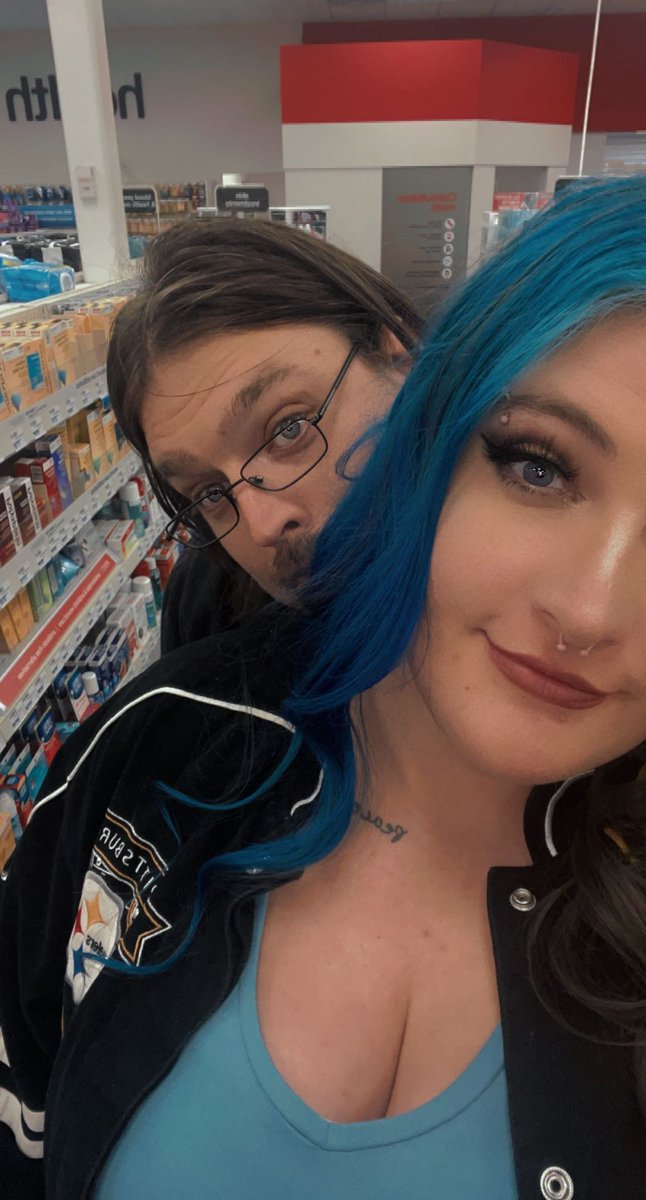 erin bonita 🖤 tweet media