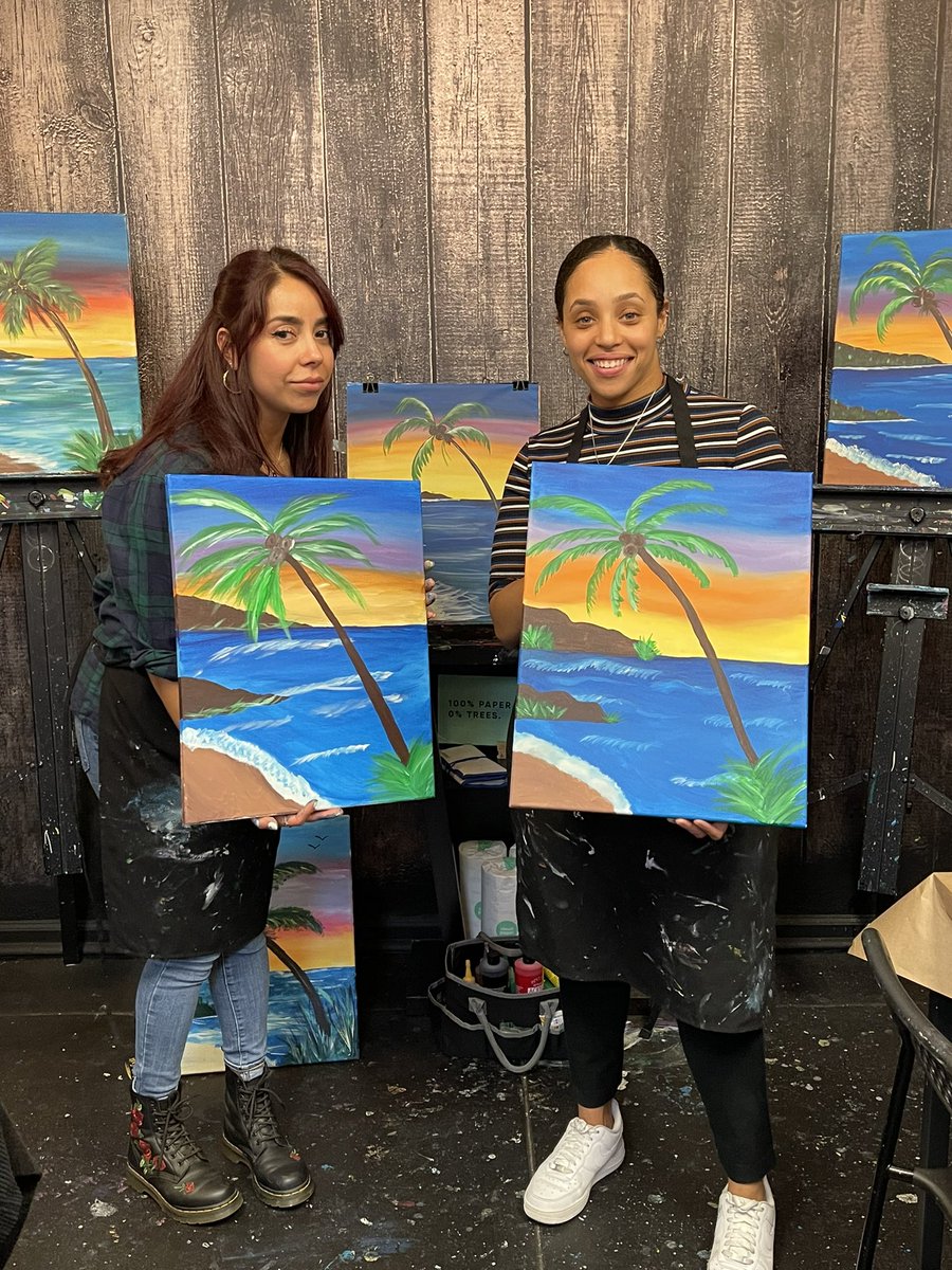 EnlightenedAunt's tweet photo. #PaintNightWithTam
#BrushstrokesAndBeverages https://t.co/VuIm9pov81