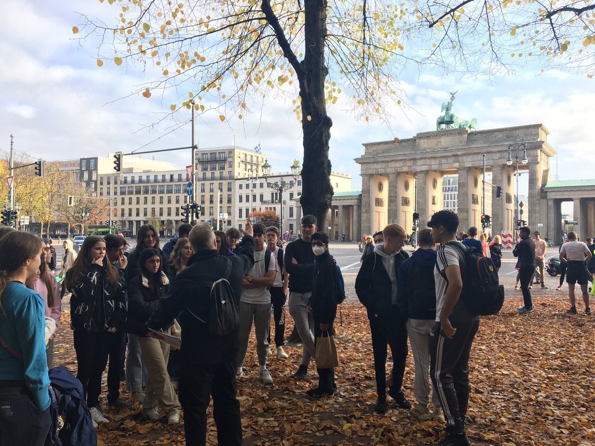 KingsMacHistory's tweet photo. A few more photos from yesterday’s excellent walking tour! Memorial to the Murdered Jews of Europe, the Berlin Wall, Brandenburg Gate &amp; more! @TCBCSchoolTours #KingsMacBerlin22 https://t.co/CjLnFagENW
