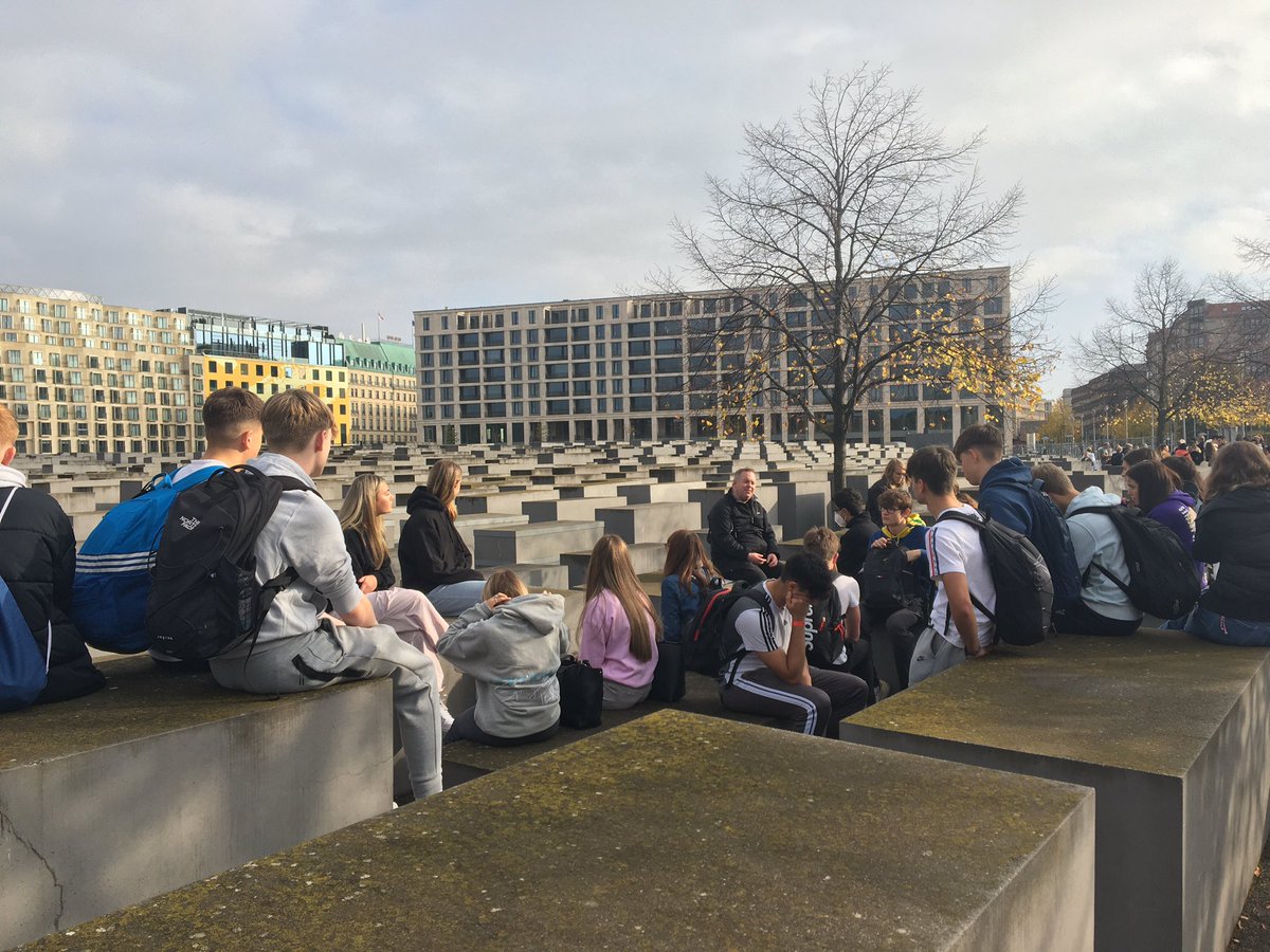 KingsMacHistory's tweet photo. A few more photos from yesterday’s excellent walking tour! Memorial to the Murdered Jews of Europe, the Berlin Wall, Brandenburg Gate &amp; more! @TCBCSchoolTours #KingsMacBerlin22 https://t.co/CjLnFagENW