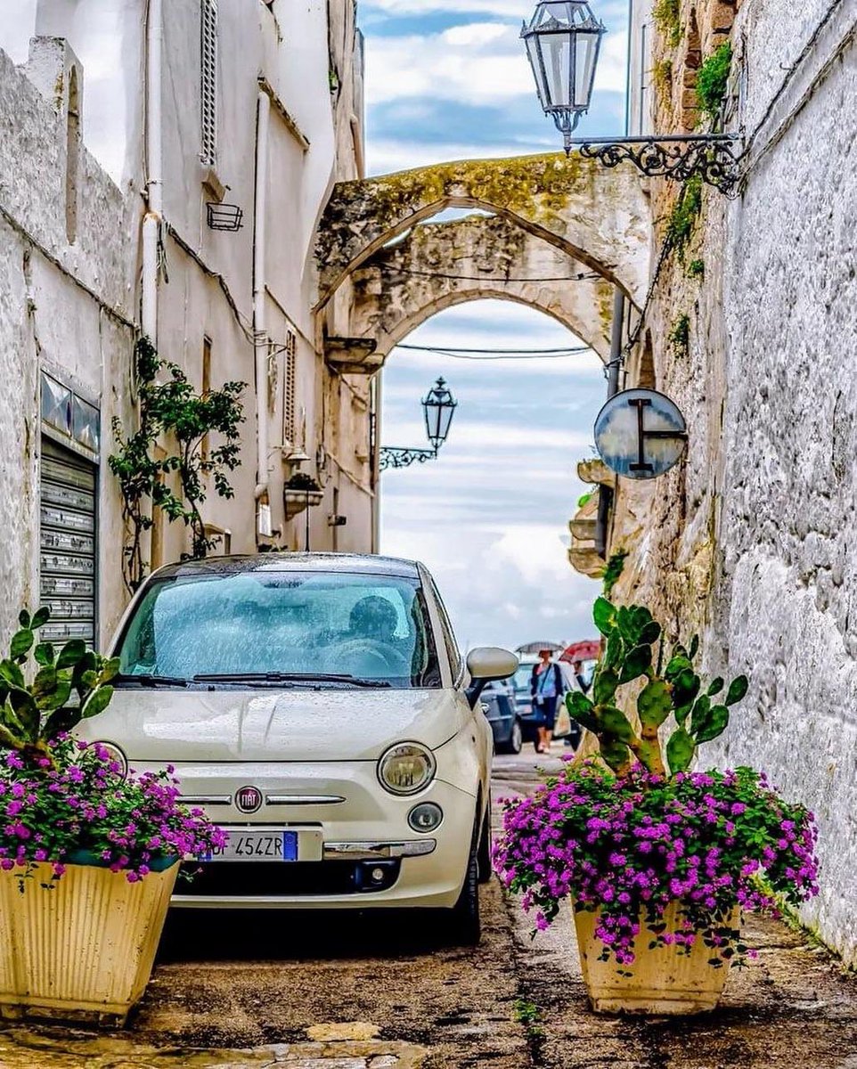 Charming #Ostuni - famous for its white painted old town which forms a maze of cobbled streets and narrow staircases. #Italy 🇮🇹 - 📸 Photo © by instagram.com/blogsognoitali… 🙌 Follow 👉 instagram.com/amazing__europe #Europe #European #streetphotography #Wanderlust #beautifuldestinations