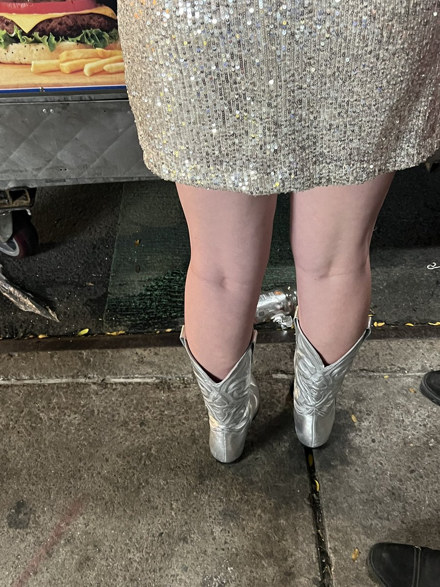 sobchakp's tweet photo. Not a girl in these boots holding up the line https://t.co/jNBRHcxjWe