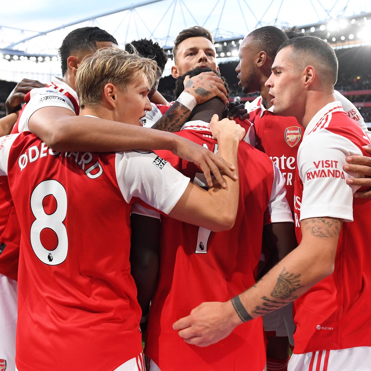 premierleague's tweet photo. This is @Arsenal's fifth #PL match this season starting the day top of the table, already two more such games than in their seven previous campaigns combined ☝️

#LEEARS https://t.co/hUKHi5LXM1