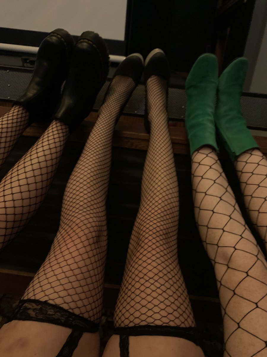 kittycattmeoww's tweet photo. Since when did my legs become 7ft long??? https://t.co/fXV15KJhiG