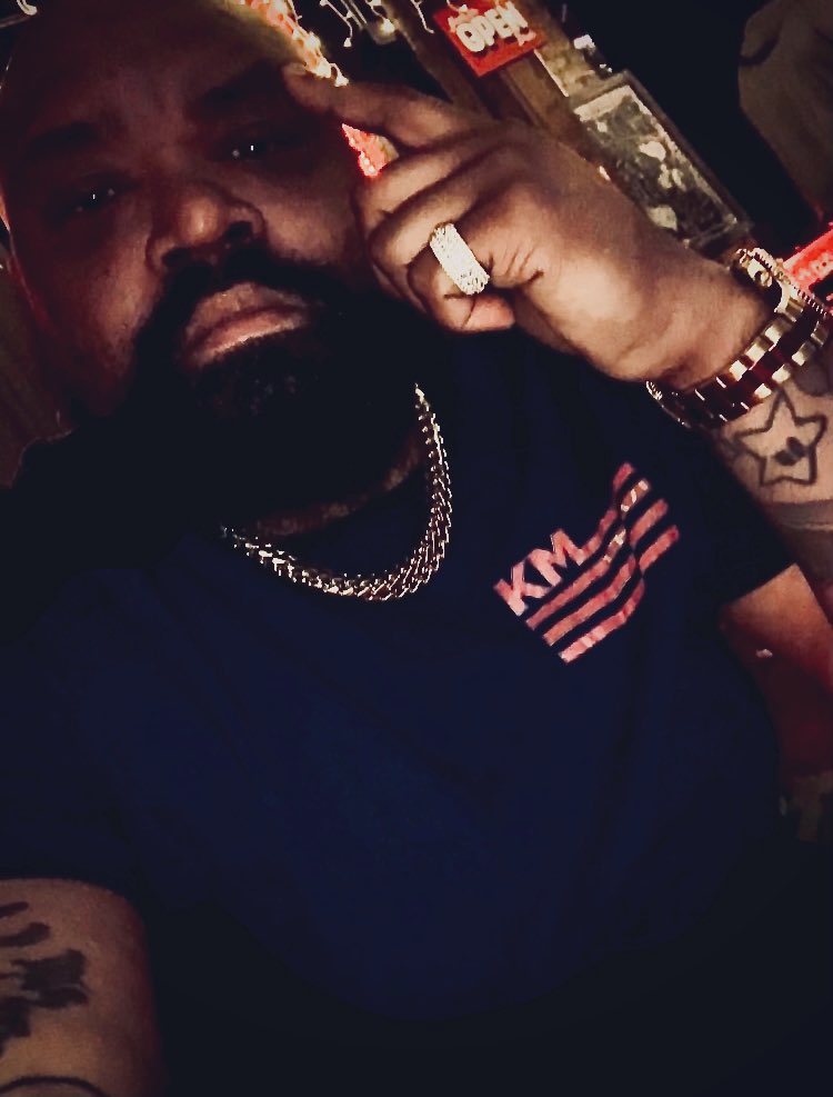 thepooniegoonie's tweet photo. Just a bearded &amp; bellied #EBBBN #EasyBreezyBeautifulBigNigga https://t.co/0OcN2JbKUF
