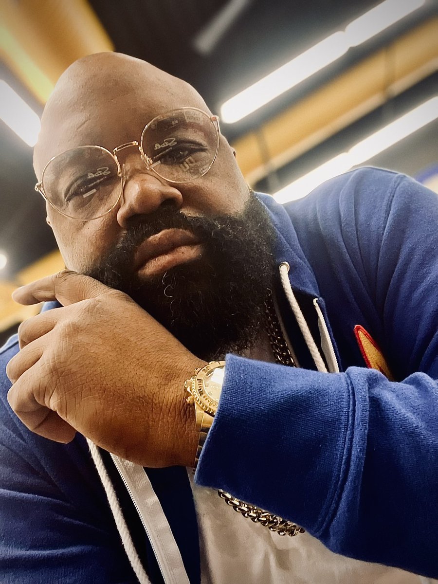 thepooniegoonie's tweet photo. Just a bearded &amp; bellied #EBBBN #EasyBreezyBeautifulBigNigga https://t.co/0OcN2JbKUF