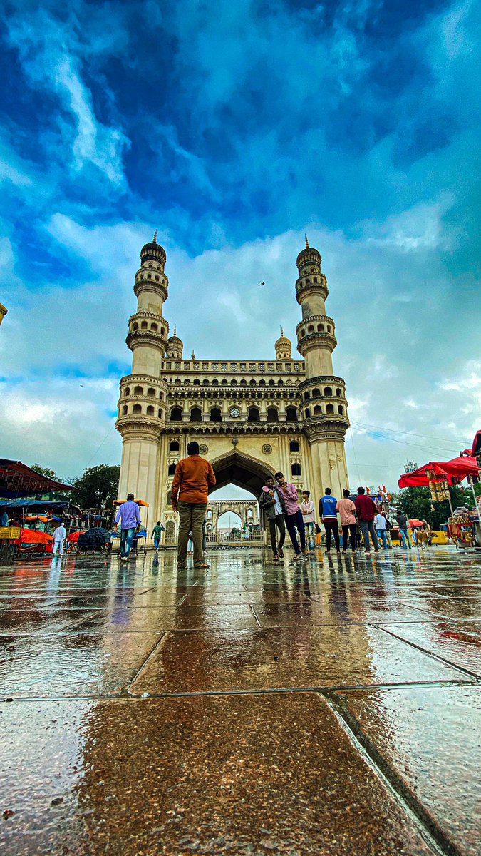 kitkatv40's tweet photo. Sunday rainy with crazy clouds 😻 at Charminar 
@HiHyderabad @WeAreHyderabad 
#charminar https://t.co/C4N9rWQnrm