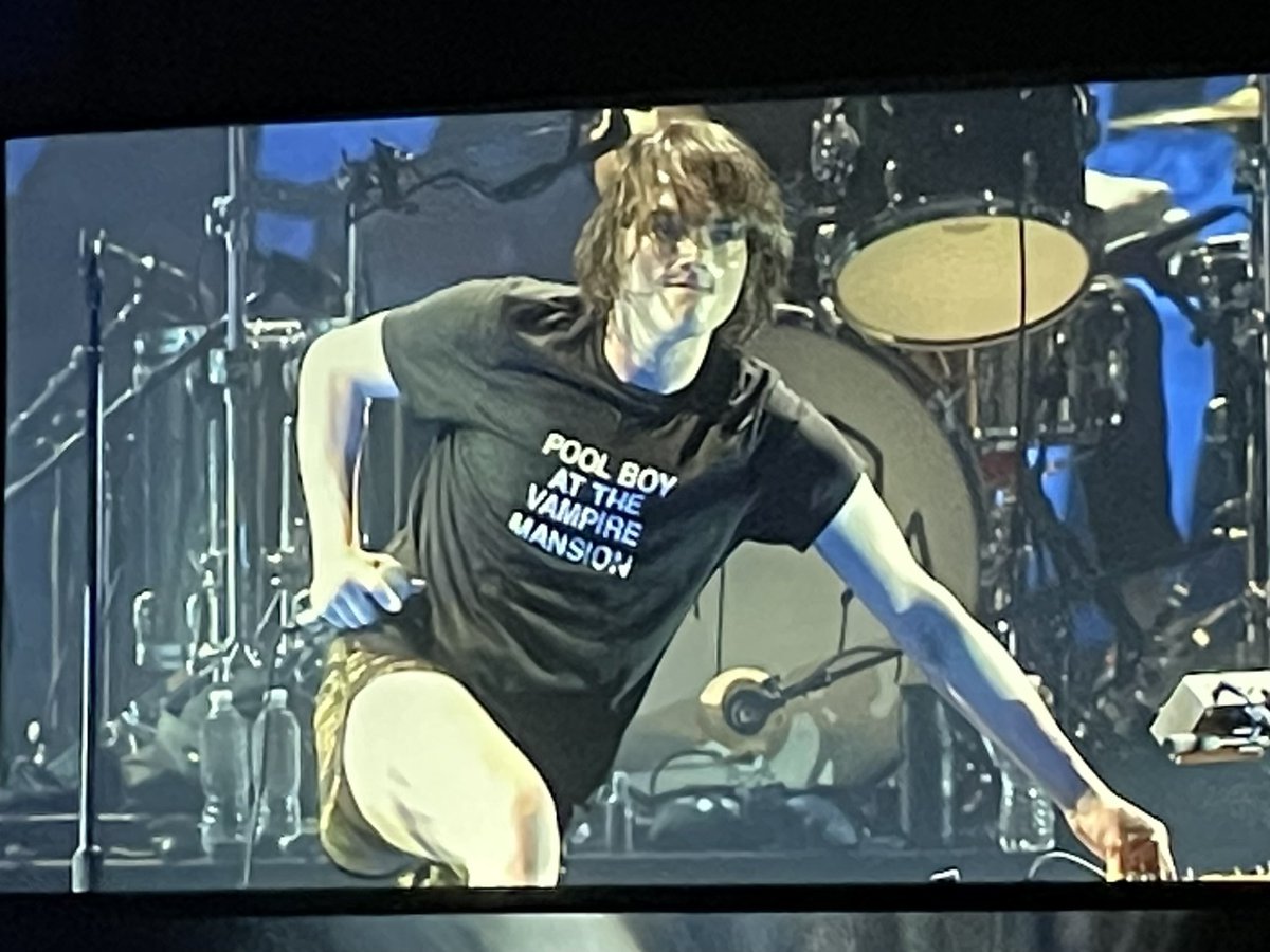 members of the vampire mansion - a thread 🧵

first off, the one who started it all, the pool boy