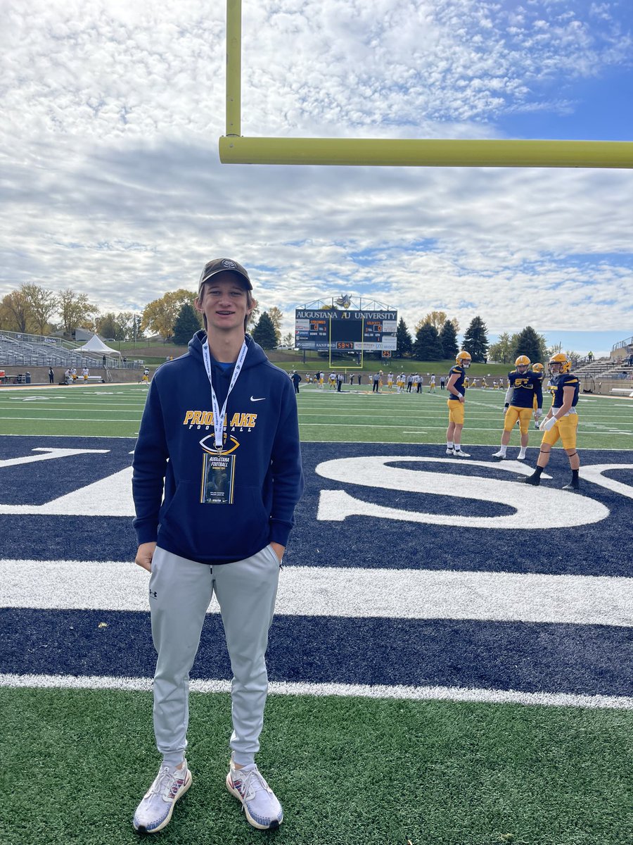 dylan_hanson16's tweet photo. Thank you @AugieFB for having me today! What a great game and an amazing win! @CoachChaseKing @CoachOJ_ @CoachManuel14 @CoachSipple @plhsfootball https://t.co/uOSy0qFbkB