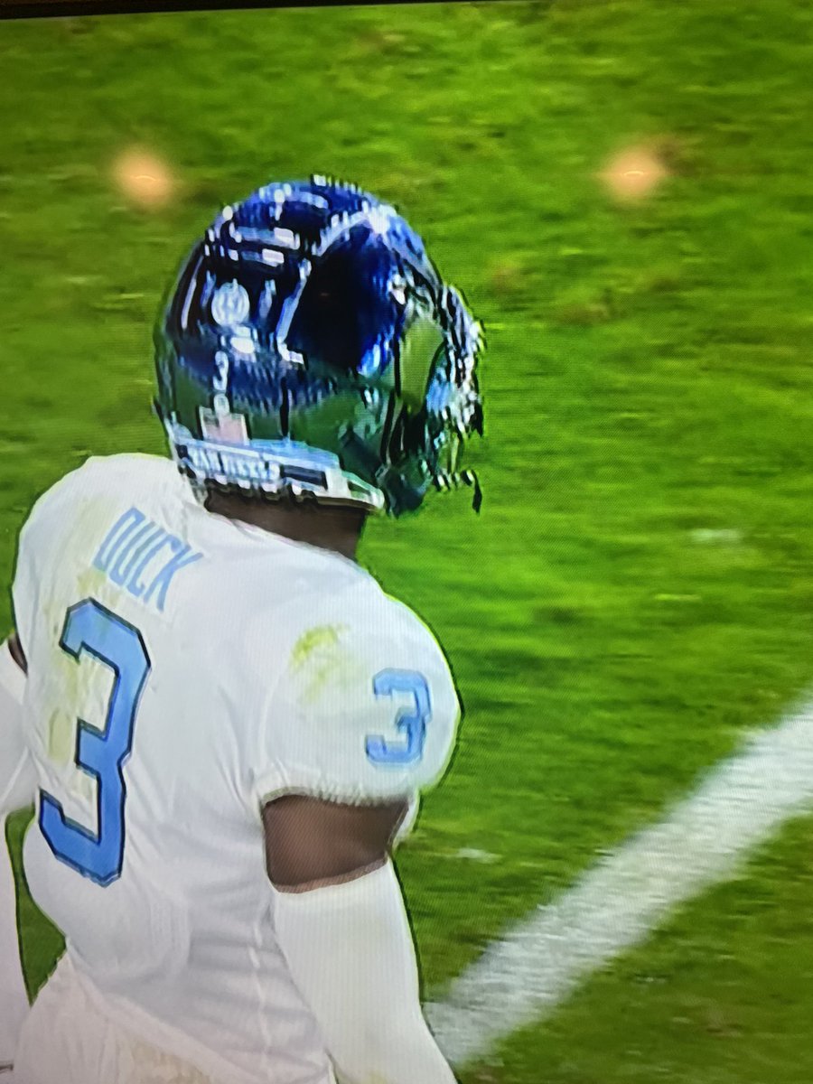 ConradLax's tweet photo. Chrome helmets ARE NEVER IT https://t.co/YnCyvF5aZq