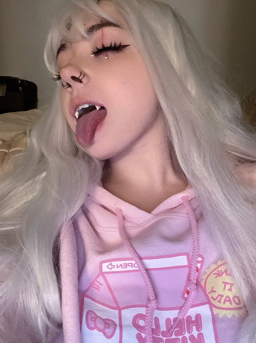 I&rsquo;m gonna bedazzle my fangs https://t.co/nrcHjb7p69