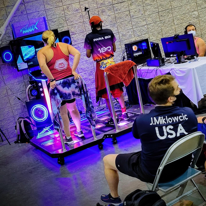 LolitaBot613's tweet photo. #BITE5 highlights (3/3):
-50 freeplay arcade cabs including CRT & HD candies, imported rhythm games, & favorite racing games brought to you by Arcade Impact, Wedoca, Neo Mega Shock & Snow Phoenix
-$1500+ in total Matcherino donations https://t.co/yRiaPzohxY