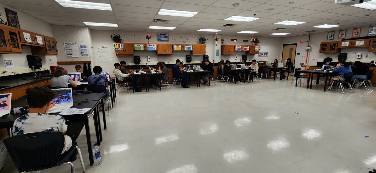 leejin_mendiola's tweet photo. @NISDMSScience @NISDFolks Fun and engagement? zSPACE is the way to go!! It blew their minds! https://t.co/G9bmWu9ZkS