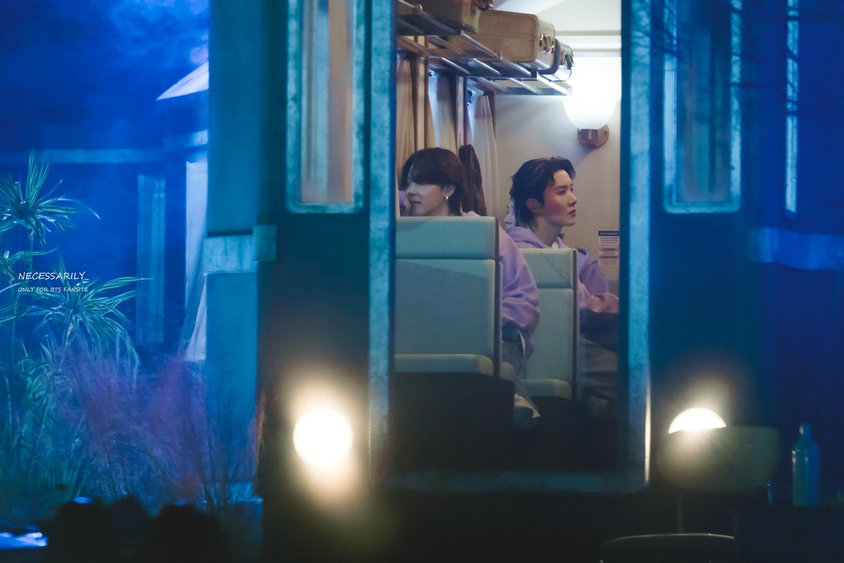 aspire_for_BTS's tweet photo. 221015 
#방탄소년단 #BTS #제이홉 #JHOPE #박지민 #JIMIN @BTS_twt https://t.co/QjvhLWIsBc