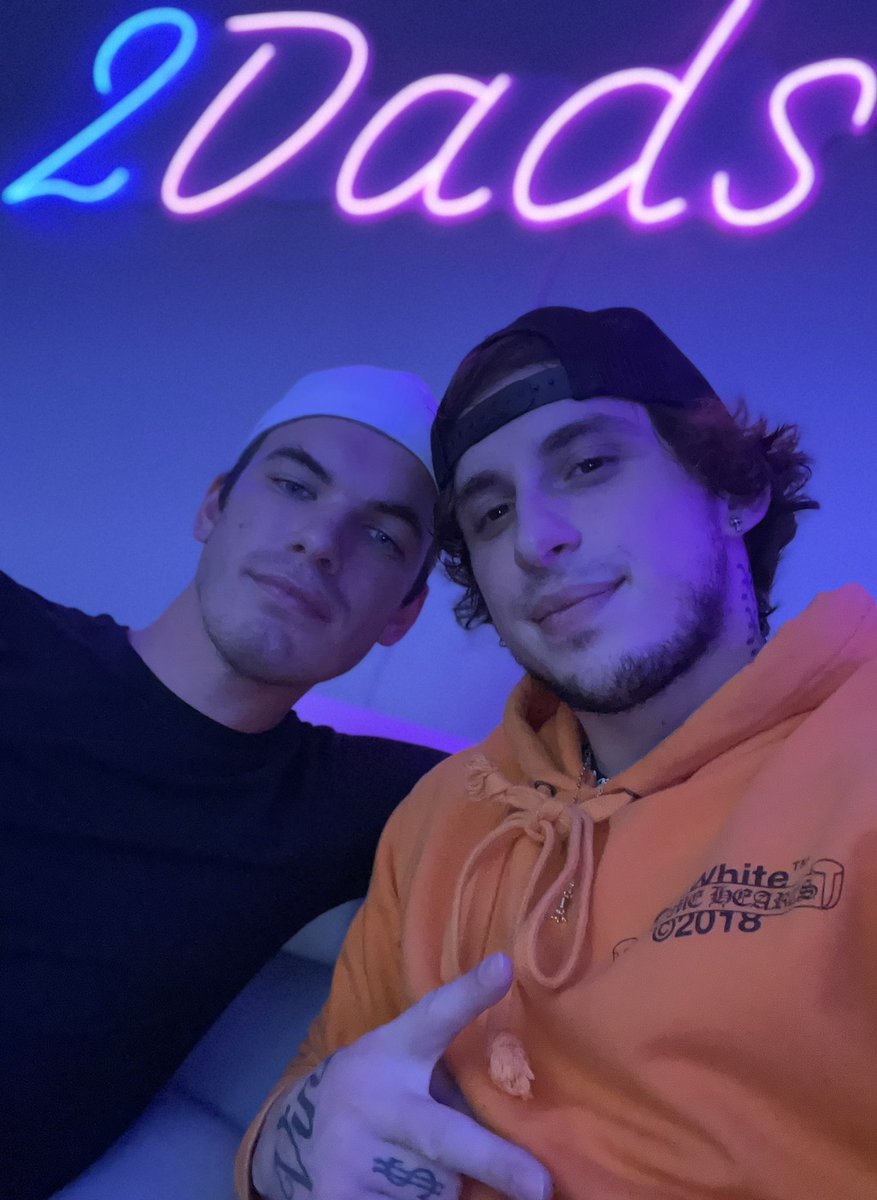DaddyJM215's tweet image. it’s a 2 dads kinda night ! 