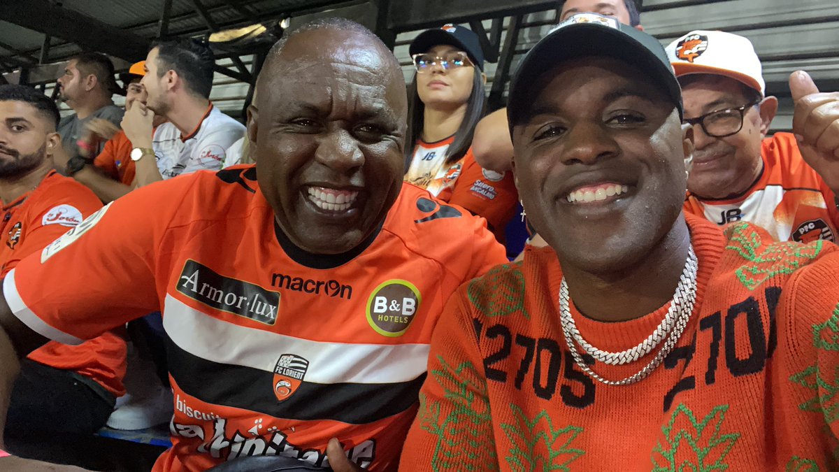 Que lindo mi tata 😂😂😂🧡🧡🧡