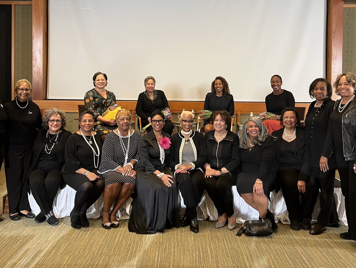 JennMcClellanVA's tweet photo. Thank you @CWVALinks, @TJMonticello and @UVA for inviting me to moderate a fantastic discussion on Democracy, African American Women and the Law as part of your Girl Talk Series. https://t.co/cxK5vDozoX