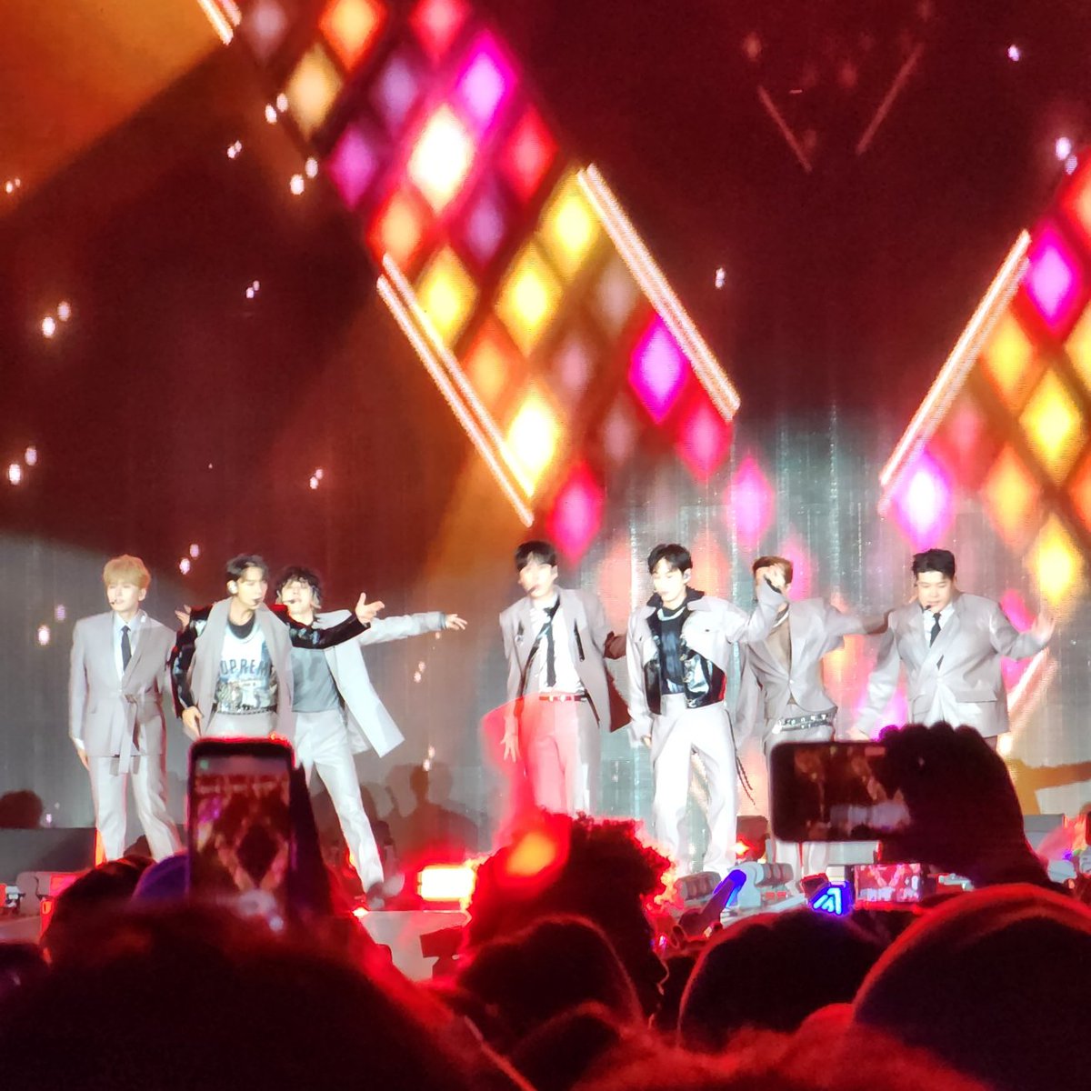 li8htnin8's tweet photo. Super Junior
#KAMPLA2022 https://t.co/UPXzpImqBR