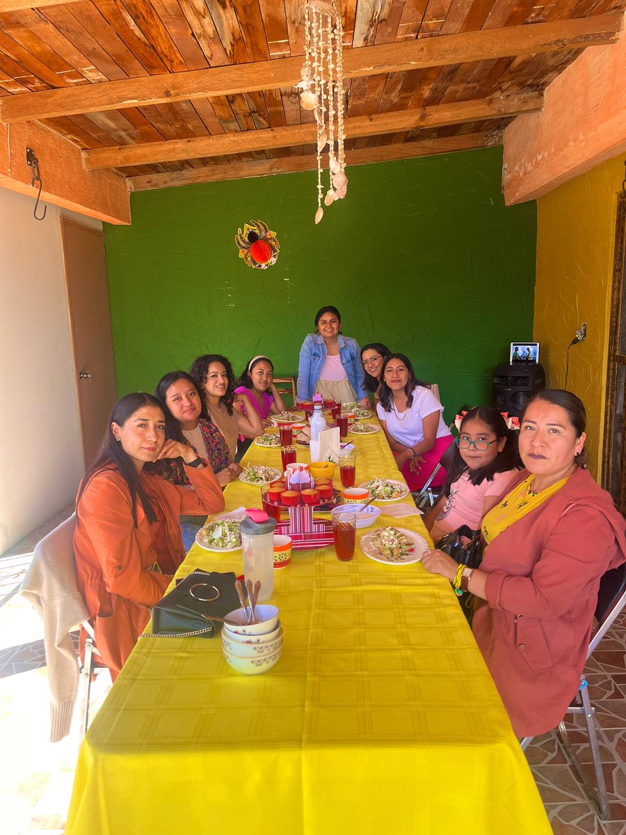 monsep1110's tweet photo. Amé juntar a mis mejores amigas de distintas etapas de mi vida 🤍 
Faltaron más que están a la distancia. https://t.co/XDNp0lU6Dc