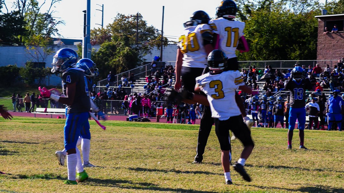 Bucs_FB_Media's tweet photo. 10.15.22 @ AP
#GameDay pics 🎥➡📸
#HighSchoolFootball #delcoFootball https://t.co/zEs1jV5EJD