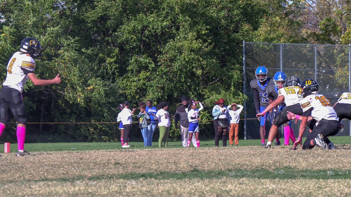 Bucs_FB_Media's tweet photo. 10.15.22 @ AP
#GameDay pics 🎥➡📸
#HighSchoolFootball #delcoFootball https://t.co/zEs1jV5EJD