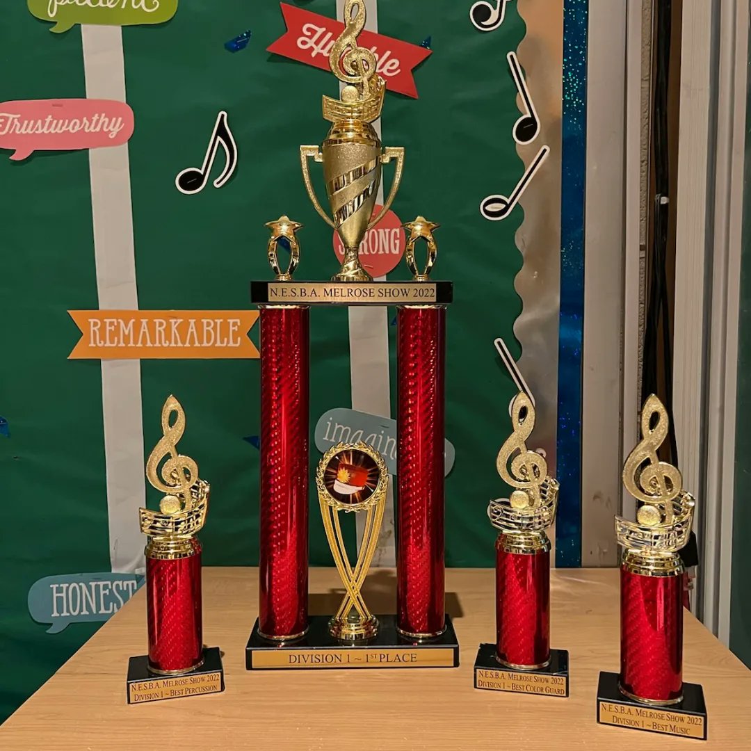 greenleestweets's tweet image. First competition of the season (finally) and band takes home a SILVER medal! #agentSPonauge #nesba #roadtogold #goband 

(Special thanks to my dear friend Mrs. Rello for collecting our awards so we could get back for the Homecoming dance)