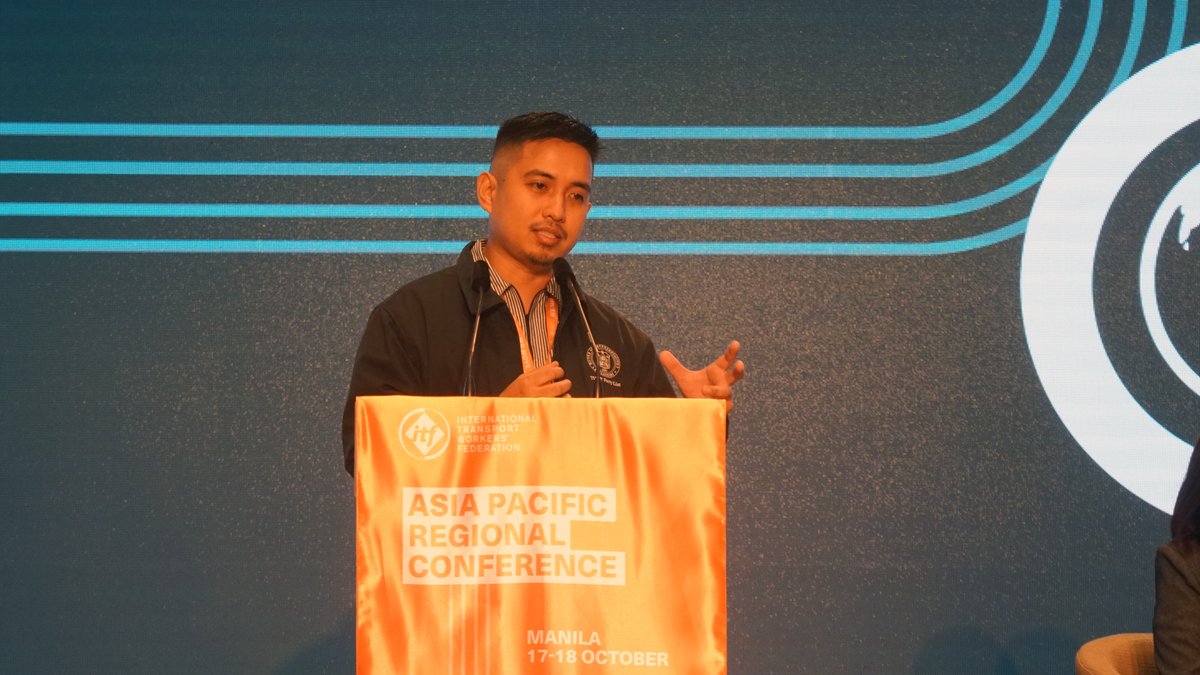 ITFglobalunion's tweet photo. We are here to RISE says #ITFYouth & @AmosupITFYouth activist Gelo Tolentino at #ITFAP22.
✊Represent young workers
✊Information sharing
✊Solidarity and stand up for our comrades
✊Engage young transport workers https://t.co/ylDV6rXcyy