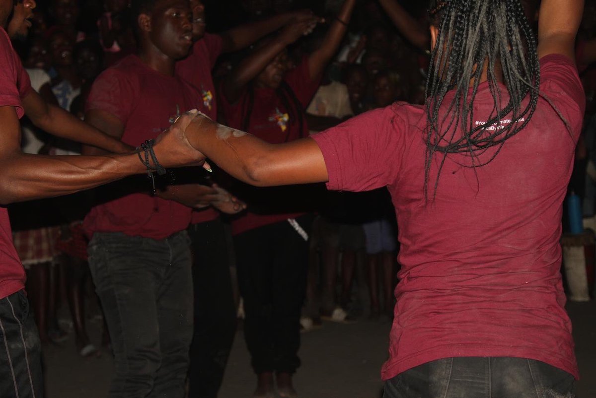 Beira Day 1
#CaravanOfHope
Cross-Cultural Exchange - a part of the immersion experience is the creative exchange 
#DanceForHealing
#ArtForHealing
#CultureForHealing
@crtve_development 
<a href="/JYO_SthrnAfrica/">Jesuit Youth Office of Southern Africa</a> 
#youth4climatejustice 
#AfricaByWe