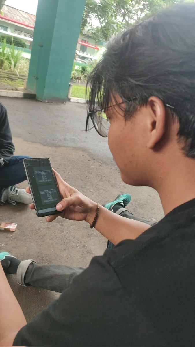 Ngopi dulu bos <a href="/JayaDavega/">Muhamad Yasir ( J a y a )</a> jangan terlalu pokus balesan wa si dia