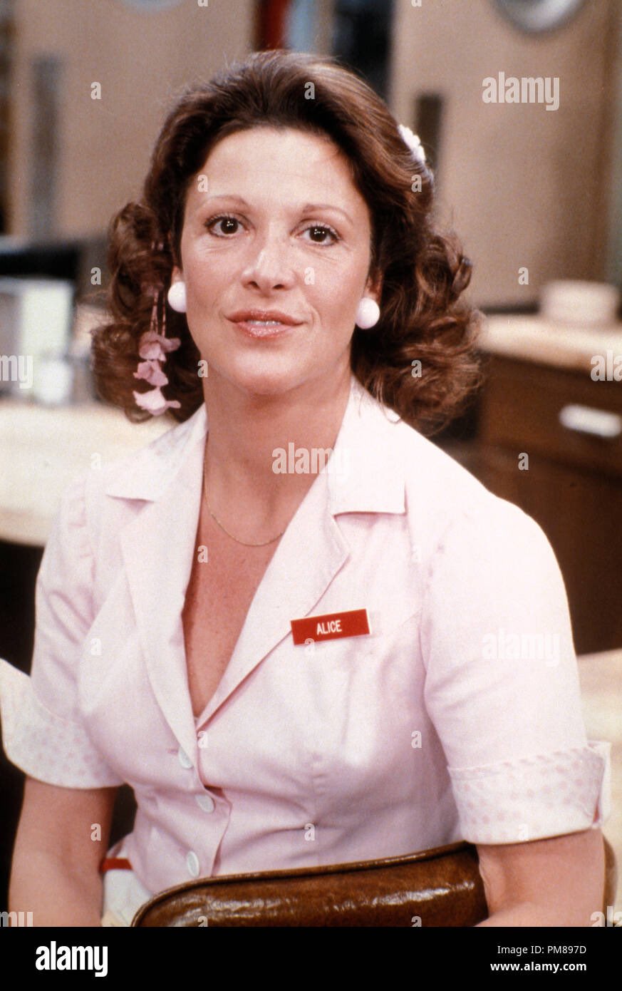 Happy Birthday to Linda Lavin .. 