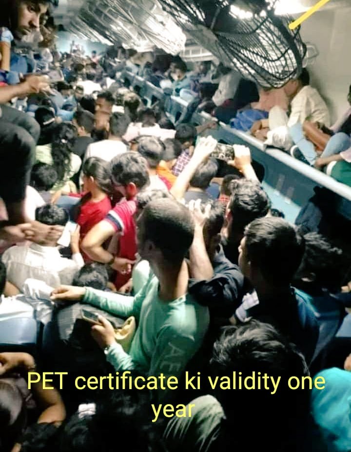 ये भीड़  अपनी जान तलवार की नोक पे रखकर एक ऐसे exam को देने जा रही है जिसमे आप लोग पिछले वर्ष एक परीक्षा भी नहीं करा पाए
<a href="/myogioffice/">Yogi Adityanath Office</a> <a href="/narendramodi/">Narendra Modi</a> <a href="/myogiadityanath/">Yogi Adityanath</a>
