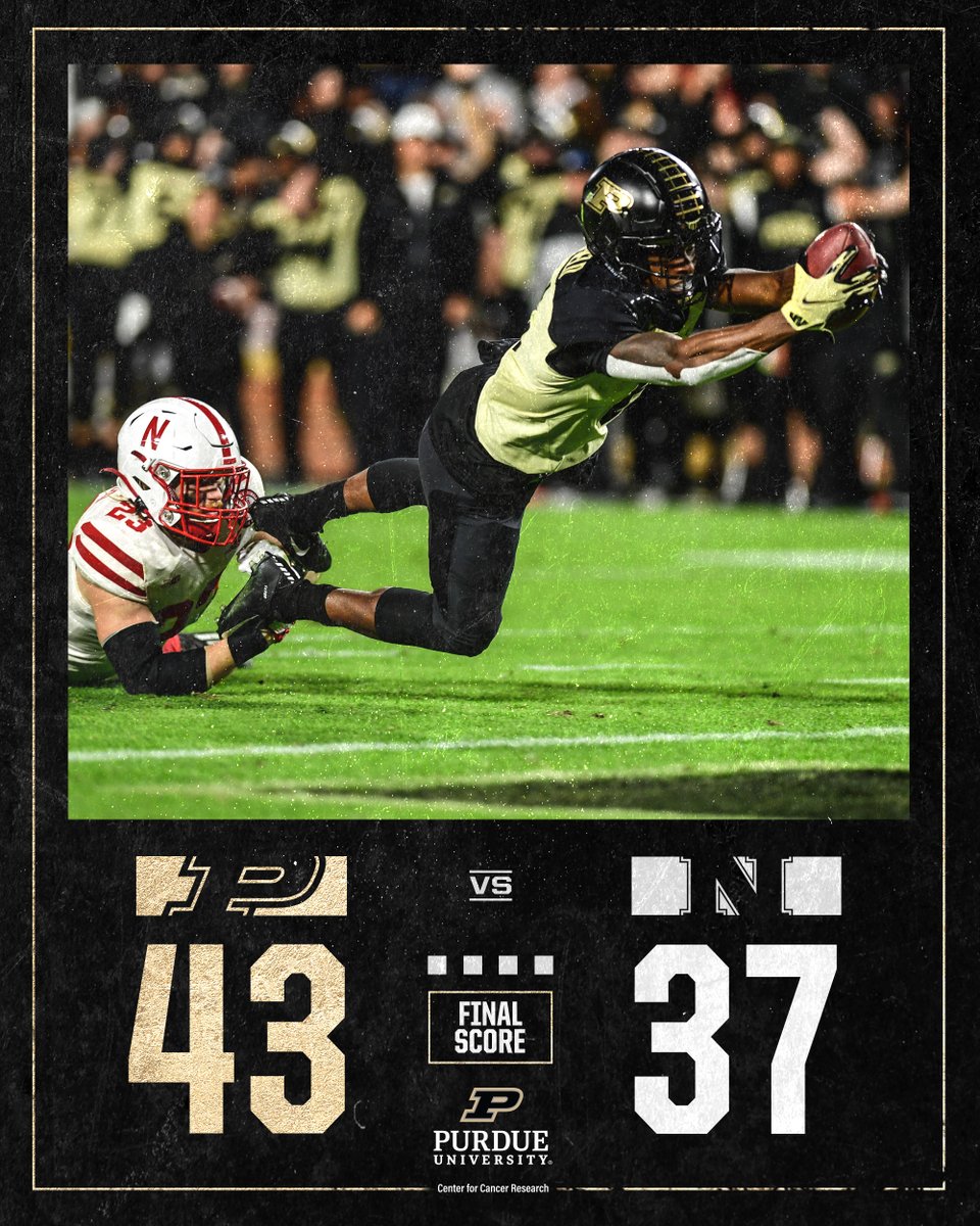 BoilerFootball's tweet photo. 𝐅𝐎𝐔𝐑 𝐈𝐍 𝐀 𝐑𝐎𝐖 𝐅𝐎𝐑 𝐏𝐔𝐑𝐃𝐔𝐄!

How 'bout them Boilers?! Down go the Huskers. Thank you, Ross-Ade! https://t.co/Xw2oW9plJF