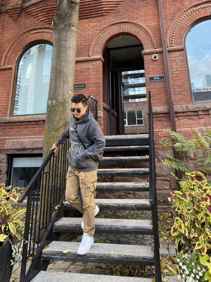 thejimzz's tweet photo. I don't know where I'm going but, I'm on my way! 🇨🇦 https://t.co/AjV7nLKVXZ