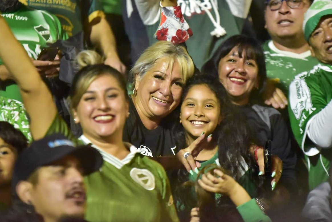 🙂 ¡Feliz Día de la Madre!

En especial para todas aquellas que transmiten la pasión por estos colores 💚

#SomosItuzaingó 🟢⚪️🟢
#DíaDeLaMadre