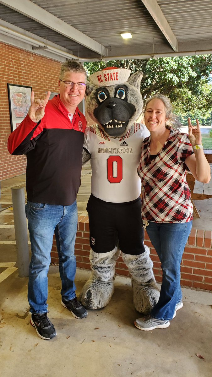 GareyAFox's tweet photo. We had a great time today at the @NCState_BAE @ASABEorg Student Branch and @NCState_BAE GSA Away Game Tailgate. Thanks to our special guest #MrWuf! #GoPack #BiologicalEngineering https://t.co/u6XfRkzm3f
