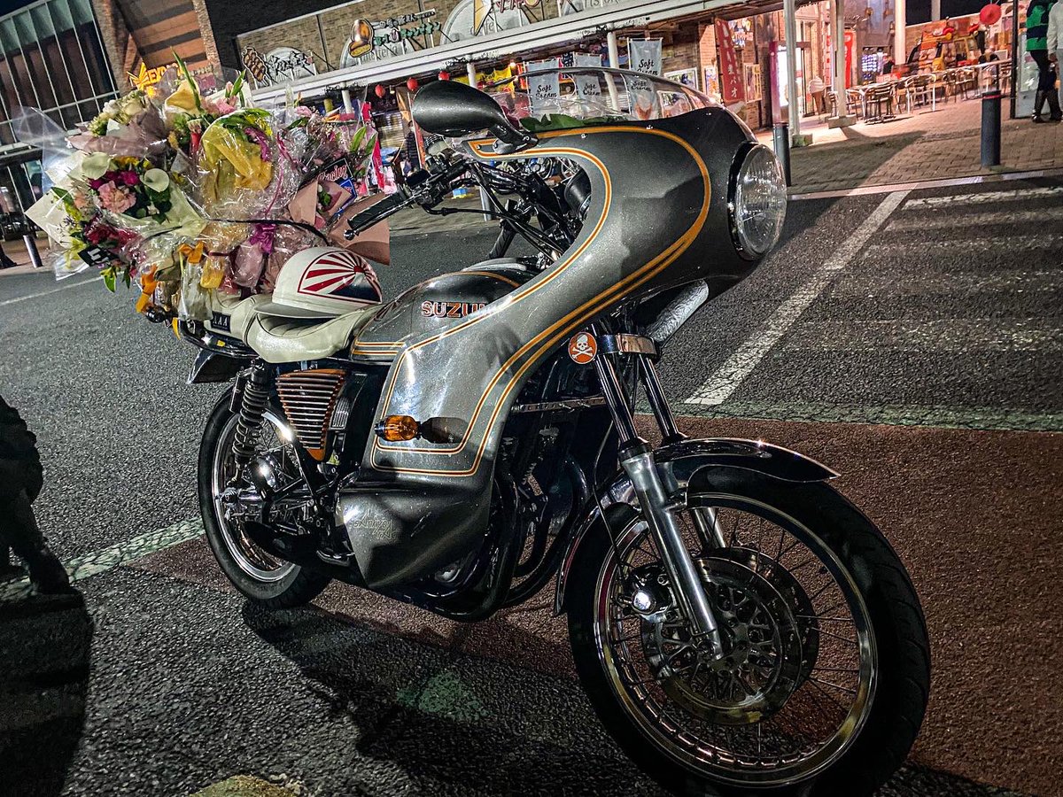 ymns_rizumu's tweet photo. #山梨ナイト #バースデー 
#沢山の方に感謝 
#素人集団 #タメイケ 

お花を頂いた方、お祝いの言葉、
参加して頂いた方々
本当にありがとうございました。
こちらからで申し訳ありませんが
お礼させて頂きます🙇‍♂️ https://t.co/Dix0oXeTc4