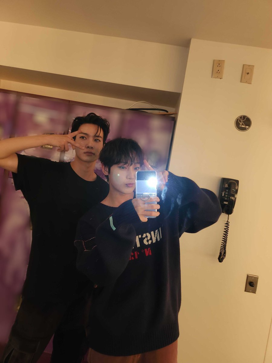 maejo_ss's tweet photo. 지금 일어남.. 근데 이거보고 다시 임종 https://t.co/6zUJpxmi6g