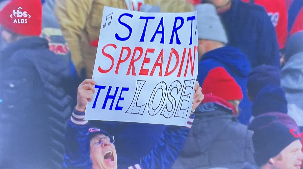 Steve_Perrault's tweet photo. Hall of fame sign right here 😂 https://t.co/mP6fBkBT4m