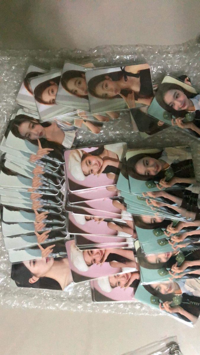 winterprio's tweet photo. #eiupdates
red velvet 8th md, aespa mumo pob, stayc withmuu albums, stayc chicago md photoframe & pvc wallet, kep1er dazzling girls in london md, wonyoung hapakristin arrival at my ph add, will sort this po muna ! https://t.co/ikNub2XTXz