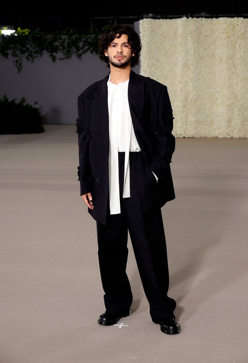 xolombrasil's tweet photo. Xolo está usando Maison Valentino no 2th Annual Academy Museum Gala, e o look está avaliado em mais de 40 mil reais! 😱🤩

📸 | Reprodução: Getty Images. https://t.co/Bt6kXhTNSd