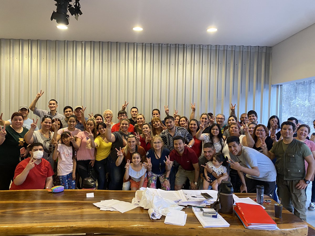 lupe_aveiro's tweet photo. Hoy inauguramos con todo el equipo la nueva lumínica en mi querido barrio Chiquito. 

Feliz de poder sumar mi granito de arena, fomentando siempre este hermoso deporte y el bienestar de nuestra gente 💪🏻💪🏻💪🏻 https://t.co/weETKvlSmt